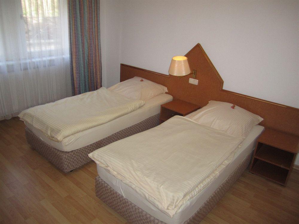 סארברוקן Hotel Faehrhaus מראה חיצוני תמונה