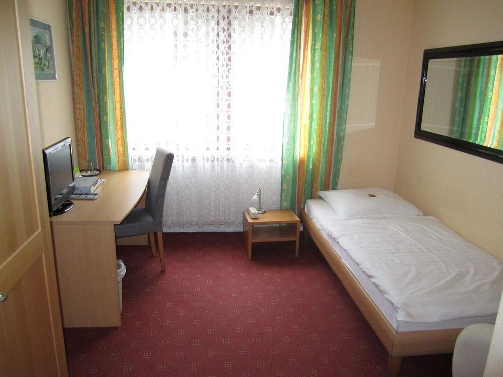 סארברוקן Hotel Faehrhaus מראה חיצוני תמונה