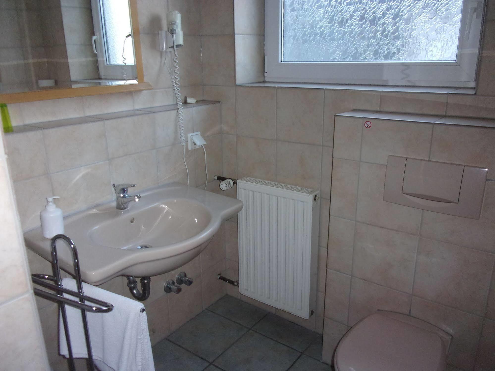 סארברוקן Hotel Faehrhaus מראה חיצוני תמונה