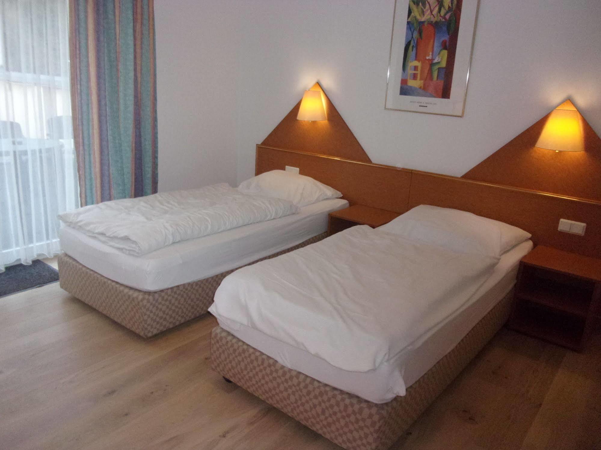 סארברוקן Hotel Faehrhaus מראה חיצוני תמונה