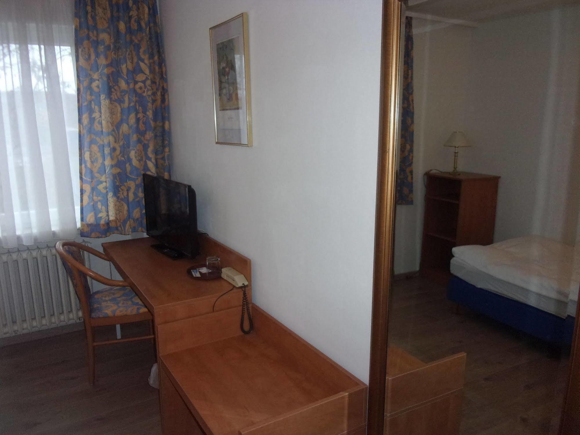סארברוקן Hotel Faehrhaus מראה חיצוני תמונה